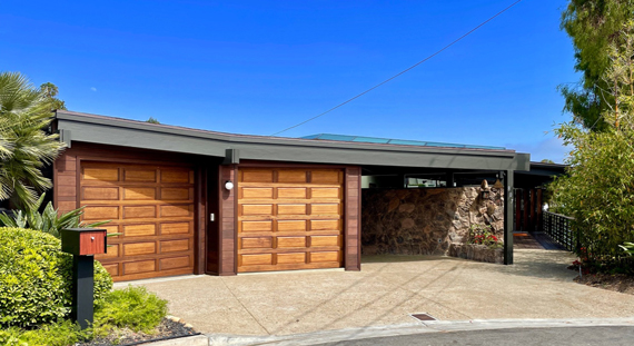 Photo of the front of the Liebner/William Ivans House