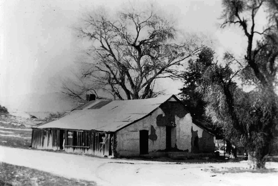 Photo of the deteriorating Warner-Carrillo ranch house, c. 1930