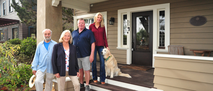 Betty Willis and others in front of her historic home